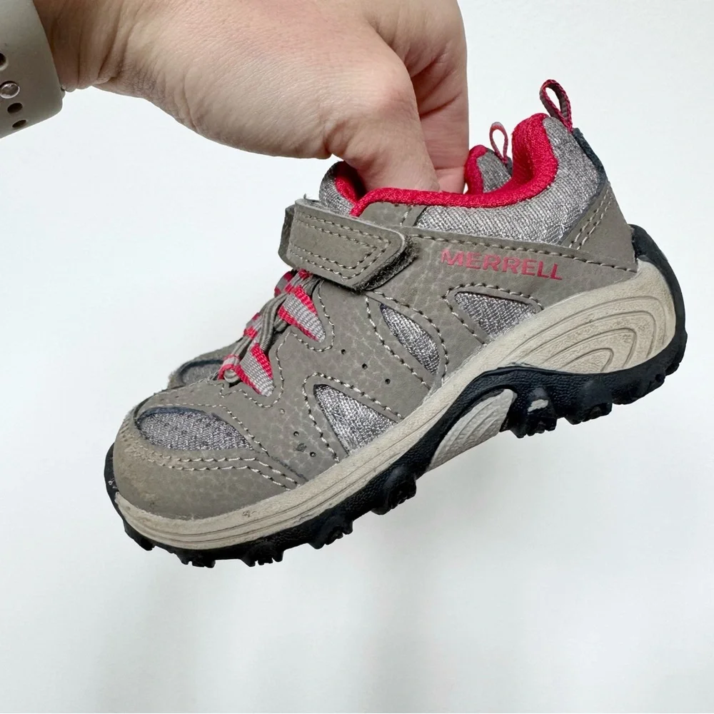 MERRELL Toddler Boys Size 5M US Hiking Shoes Outback Low